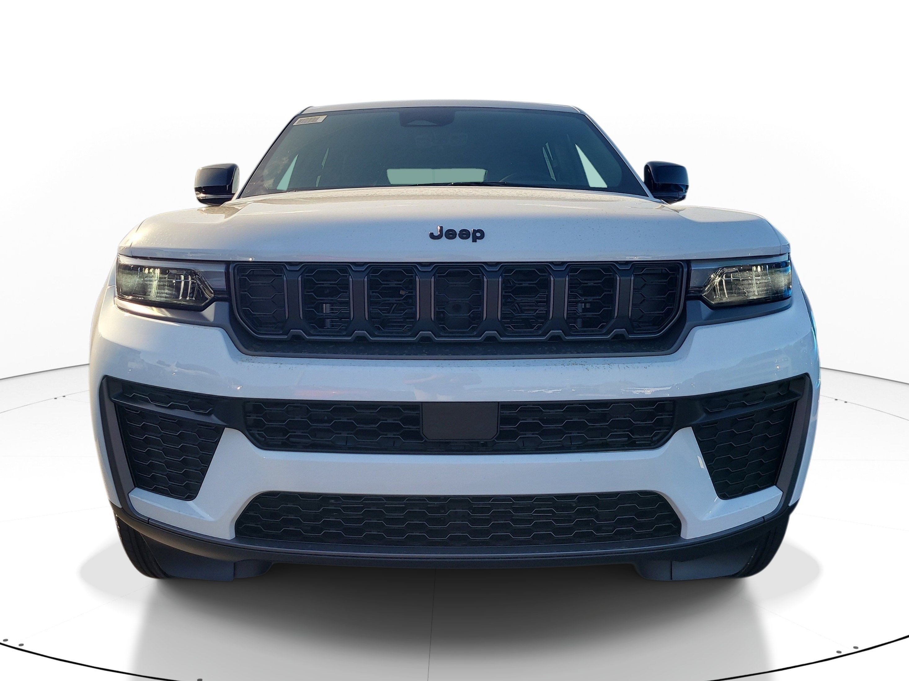 New 2027 Bright White Clear-Coat Paint Jeep Laredo Altitude image 3