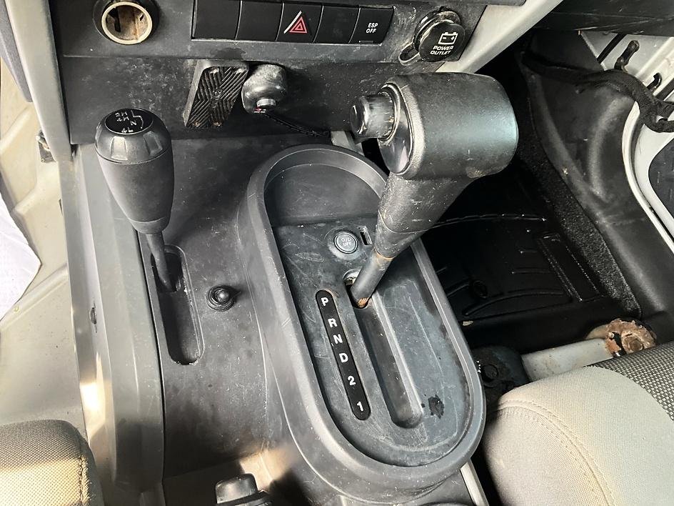 Used 2007 Silver Jeep Unlimited X image 20