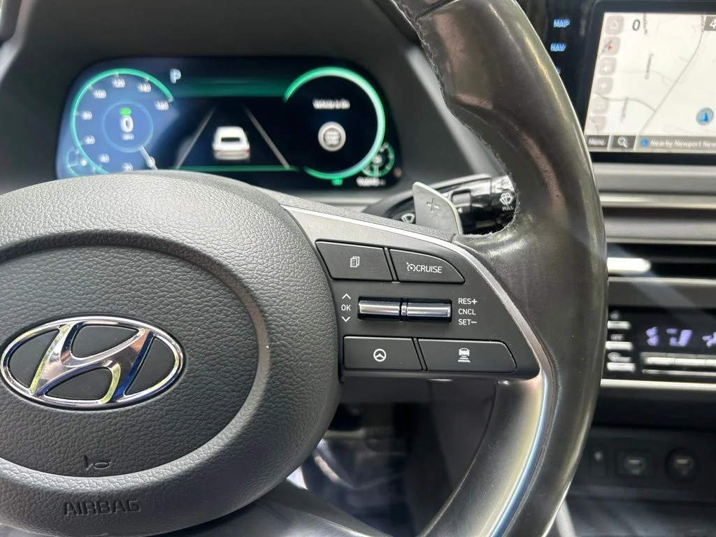 Used 2021 White Hyundai Limited image 23