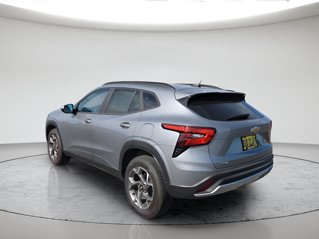 Used 2025 Gray Chevrolet LT image 7