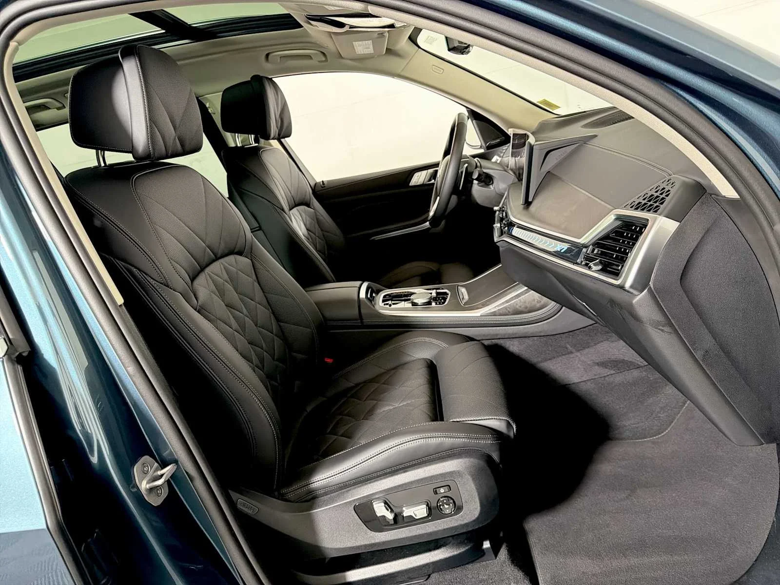 2026 BMW X7 40i - Photo 25