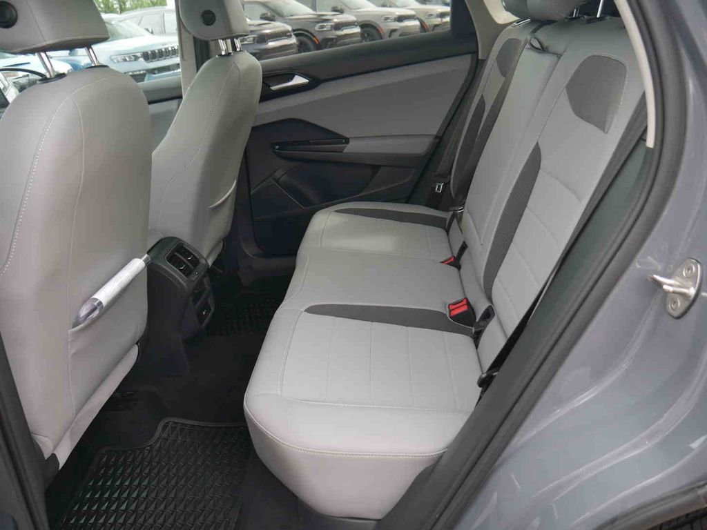 Used 2023 Gray Volkswagen 1.5T SE image 13