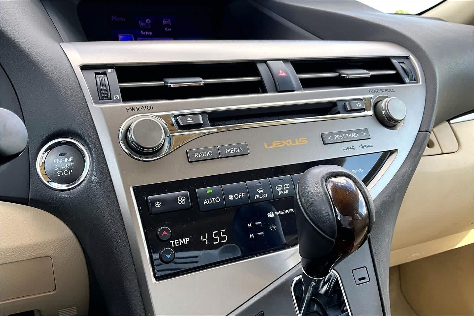 Used 2013 Starfire Pearl Lexus  image 34