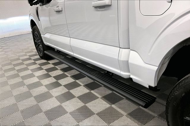 Used 2025 Space White Metallic Ford Platinum image 44
