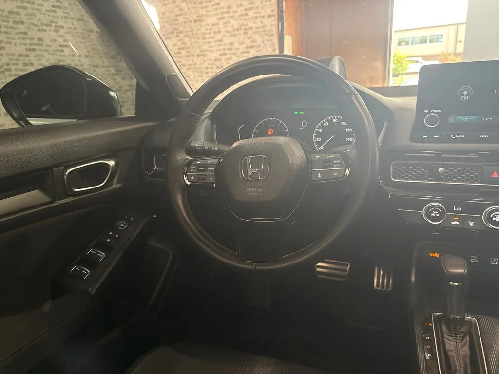 Used 2025 Platinum White Pearl Honda Sport image 17