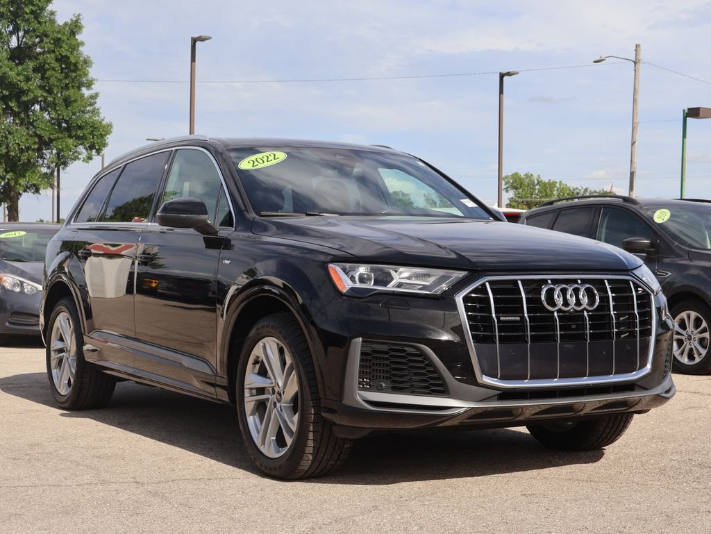 2022 Audi Q7 55 TFSI Quattro Komfort Tiptronic's photo