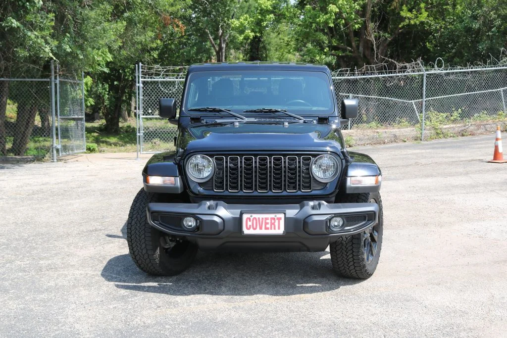 Used 2024  Jeep Sport image 8