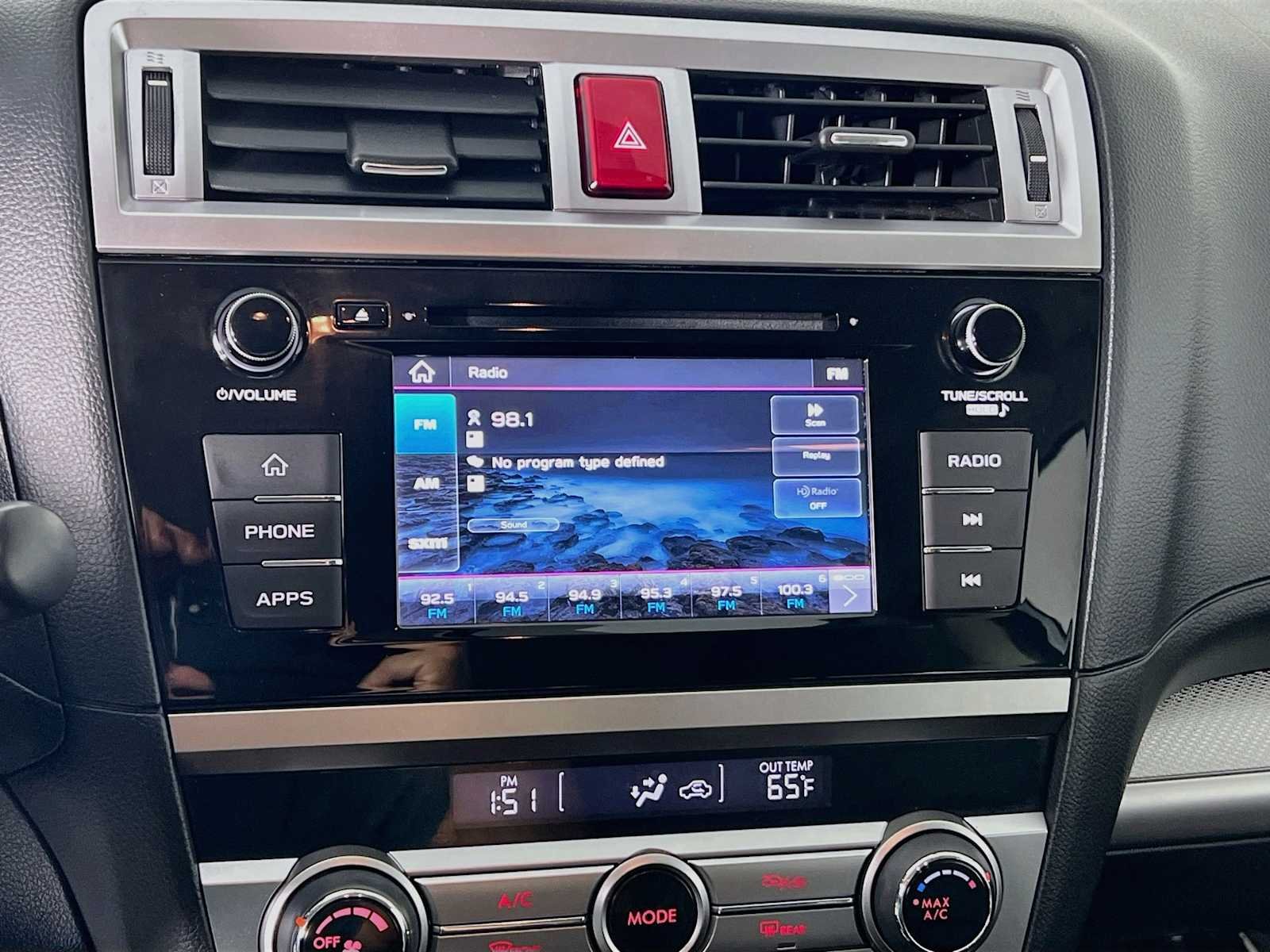 Used 2019 Ice Silver Metallic Subaru  image 13