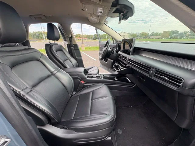 Used 2023 Blue Metallic Lincoln Standard image 14