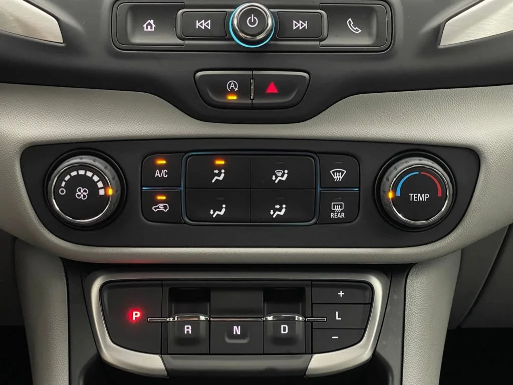 Used 2024 Downpour Metallic GMC SLE image 23