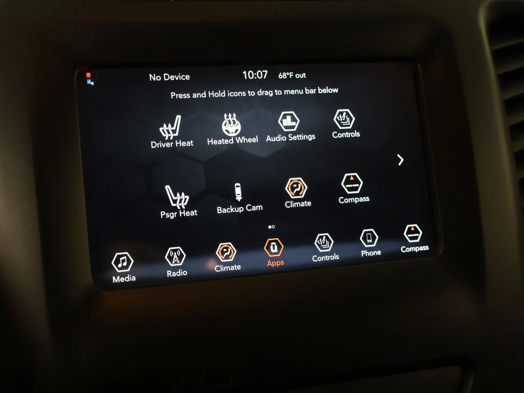 Used 2019 Gray Jeep Latitude Plus image 46