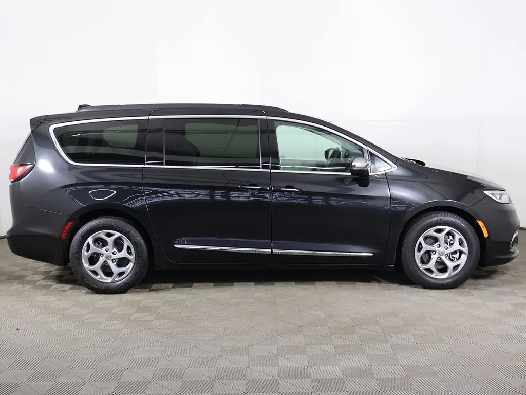 Used 2023 Black Chrysler Limited image 23