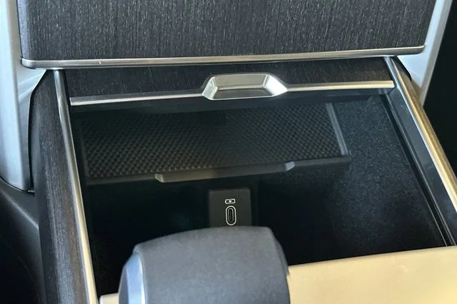New 2026 Santorini Black Land Rover SE image 20