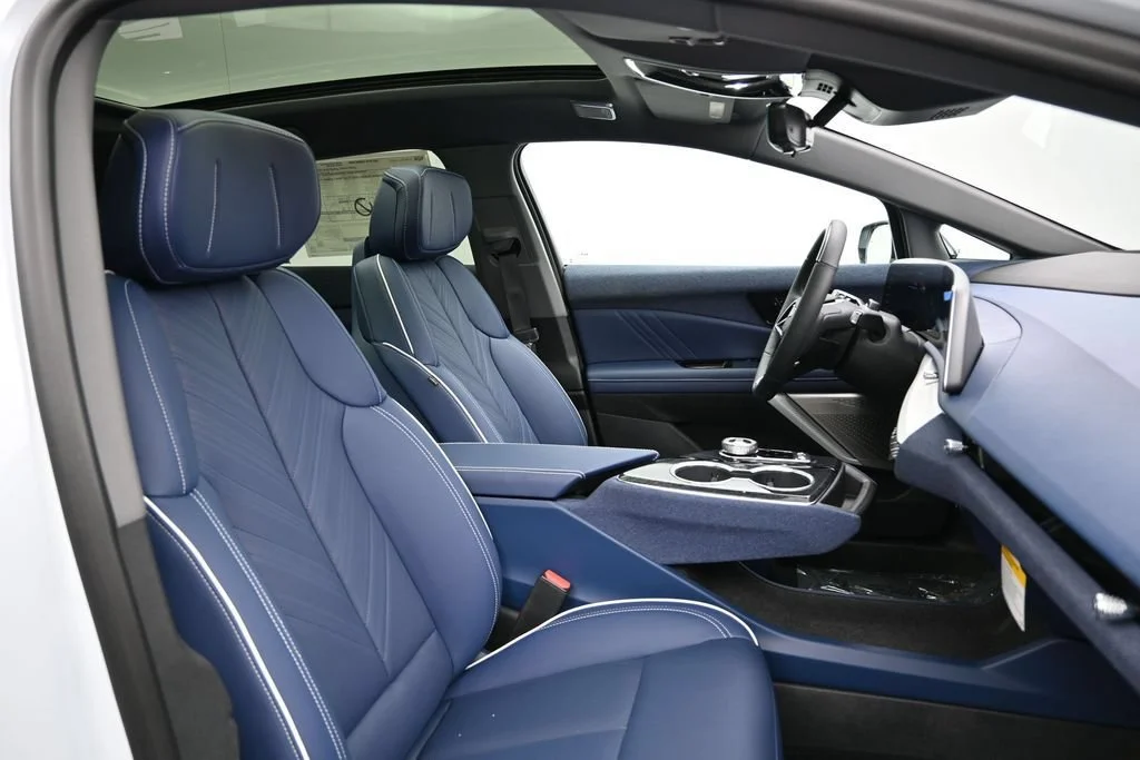 2027 Cadillac OPTIQ Premium Sport - Photo 37