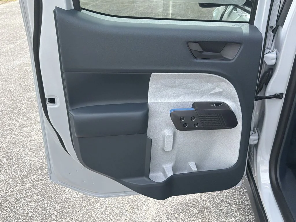New 2026 Space White Metallic Ford XLT image 60