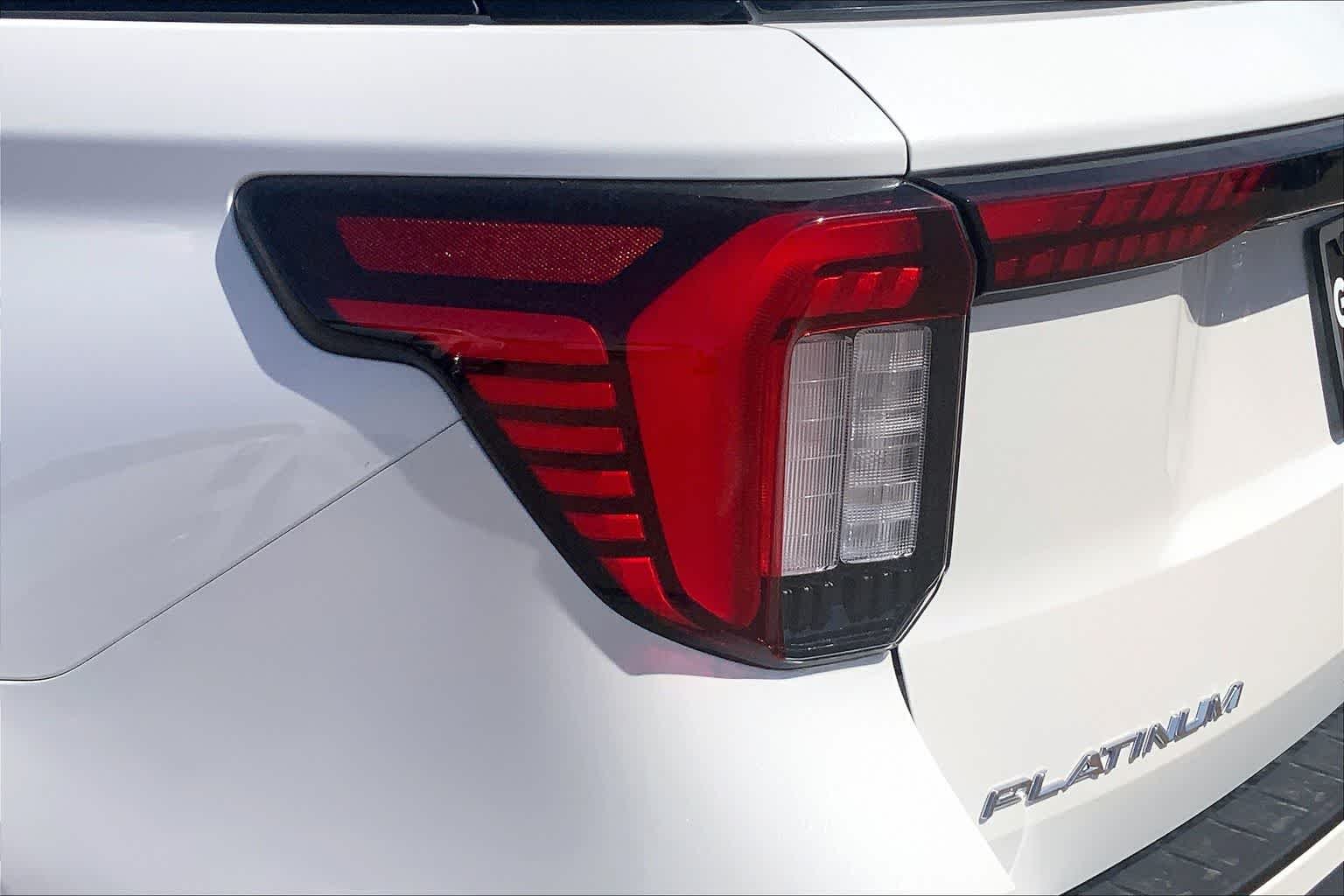 New 2026 Star White Metallic Tri-Coat Ford Platinum™ image 14