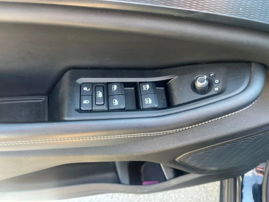 Used 2023 Black Jeep Altitude X image 24