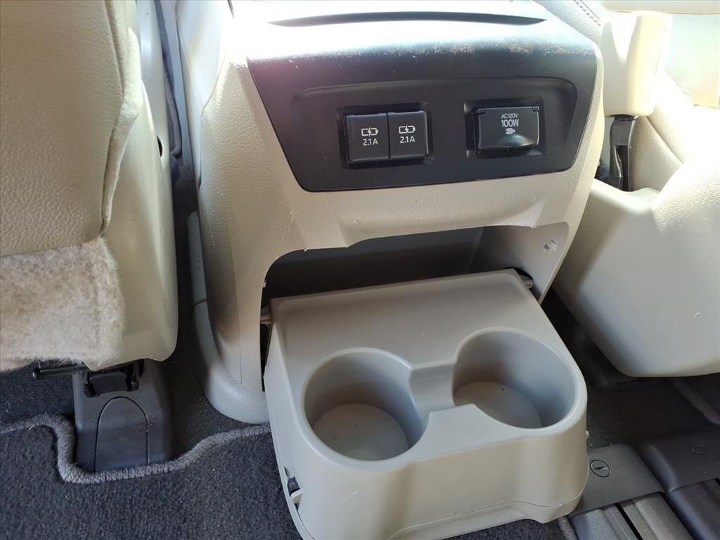 Used 2020 Beige Toyota XLE image 15