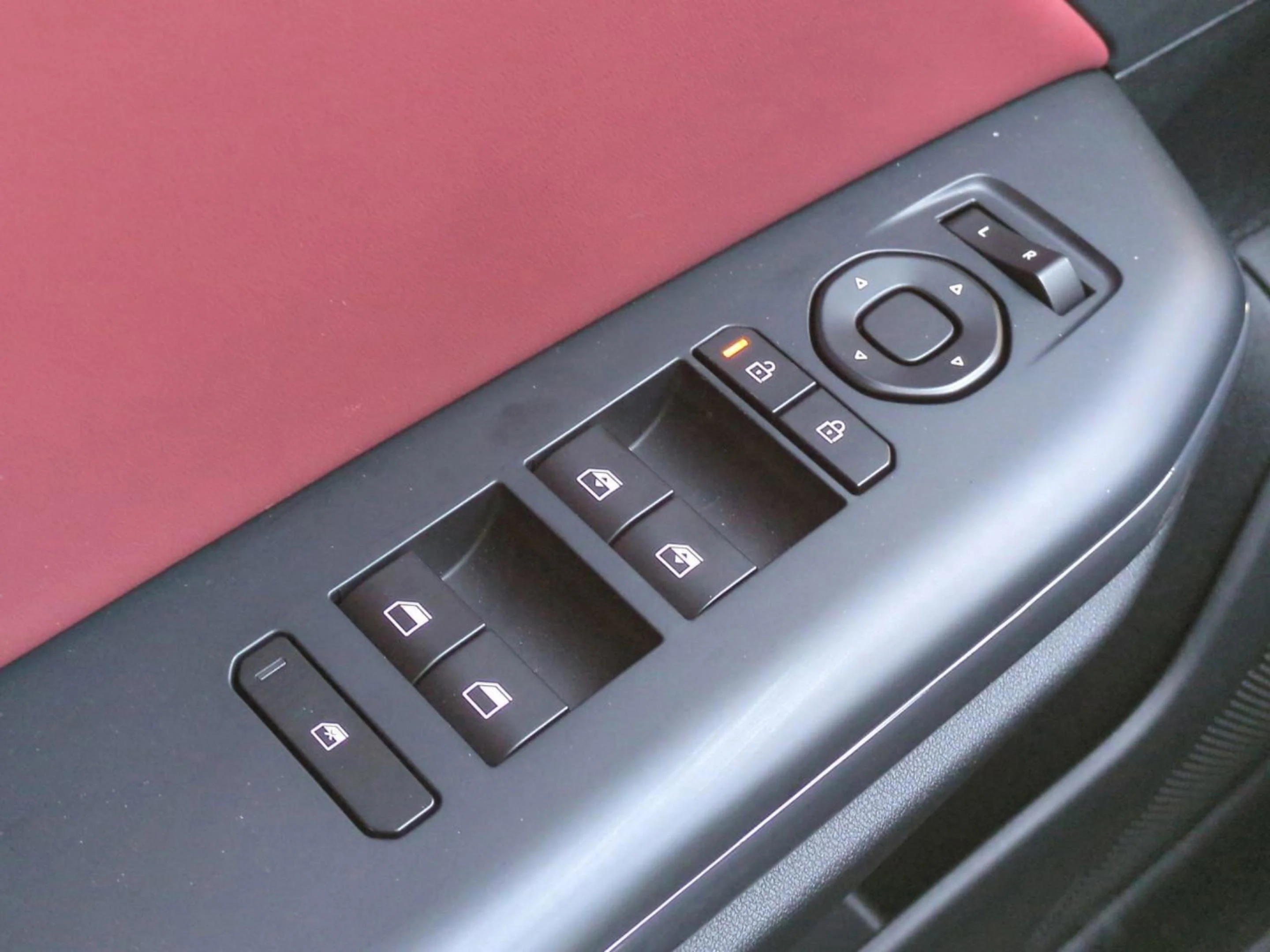 New 2026 Snow White Pearl Kia GT-Line image 34