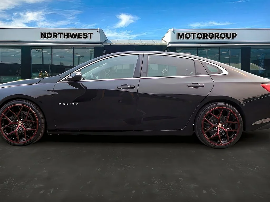 Used 2016 Mosaic Black Metallic Chevrolet LT image 4