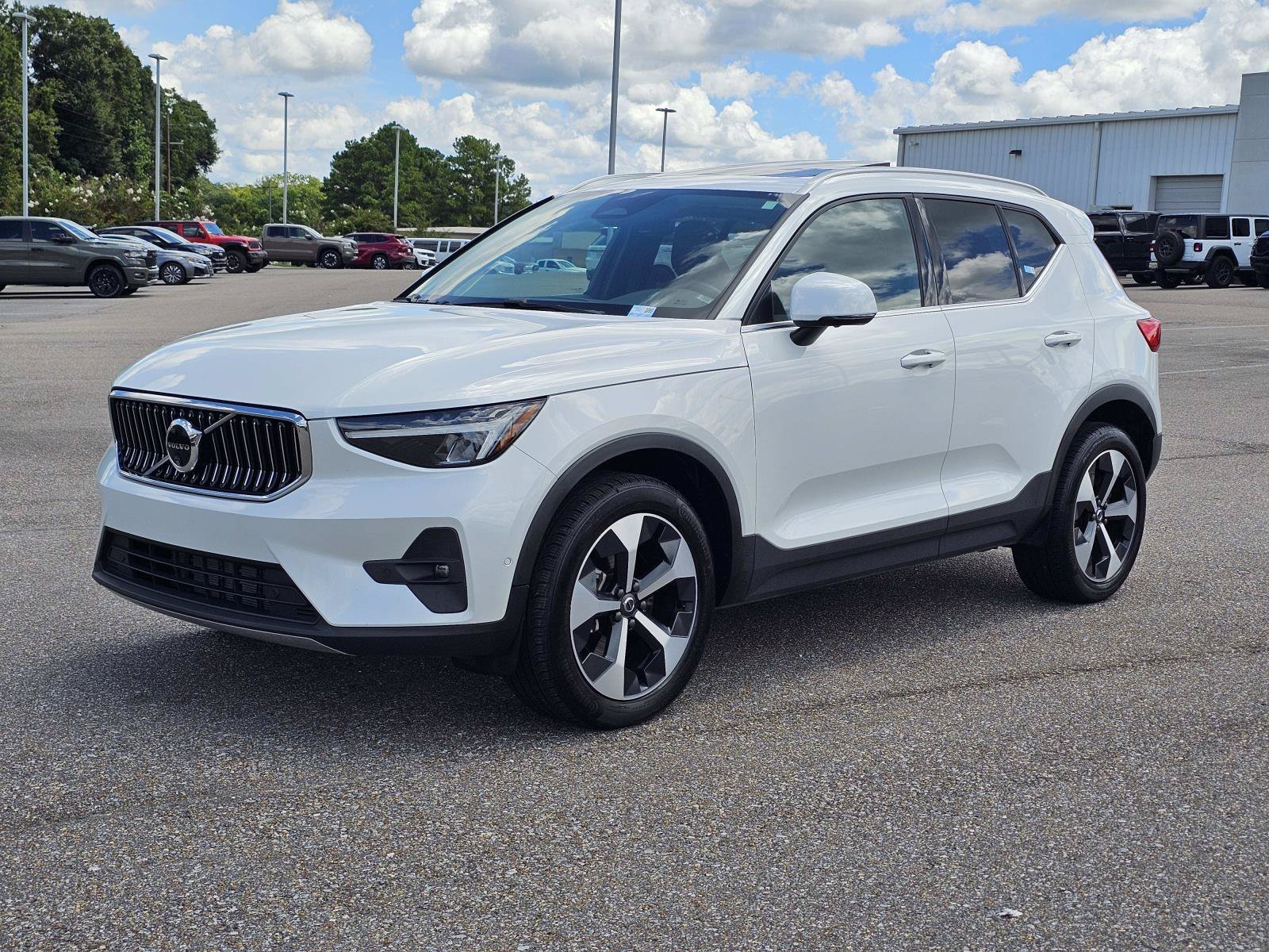 2024 Volvo XC40