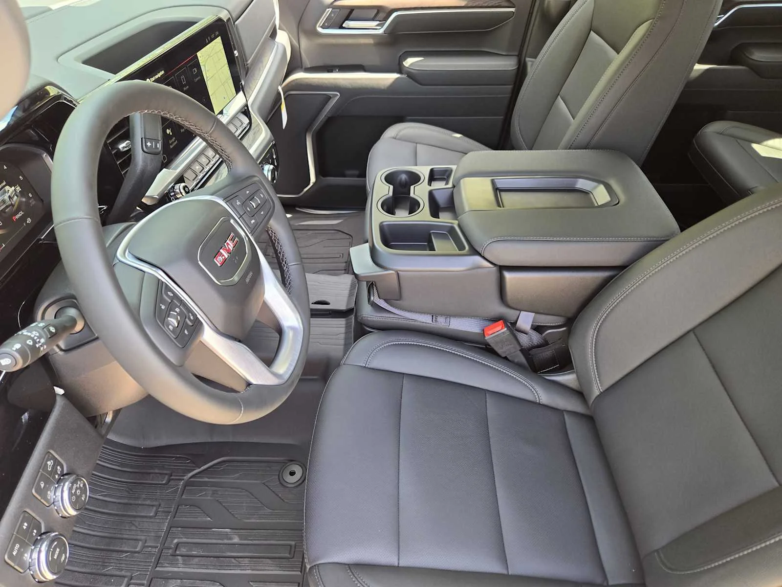 2026 GMC Sierra 1500 SLT - Photo 8