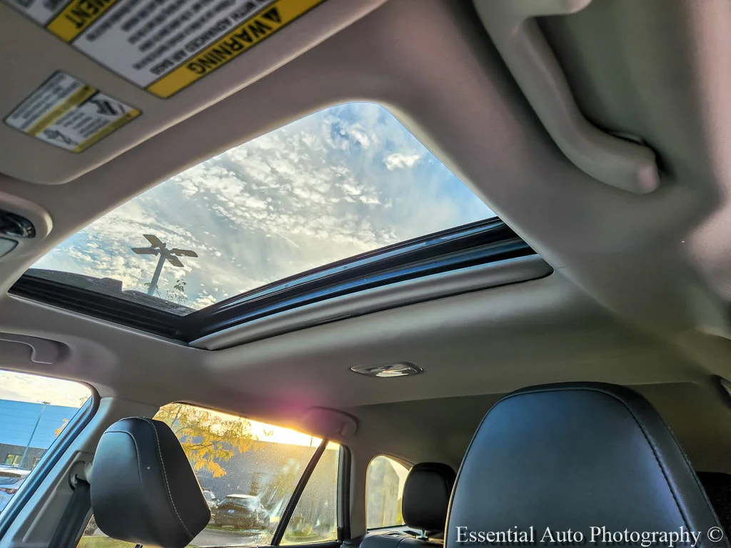 Used 2025 White Subaru Onyx Edition image 9