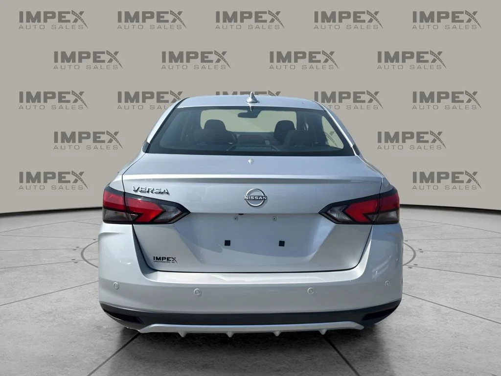 Used 2025 Silver Nissan 1.6 SV image 4