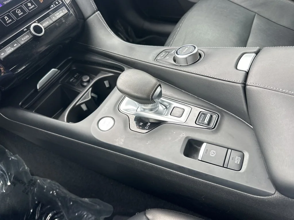 Used 2023 Gray INFINITI LUXE image 15
