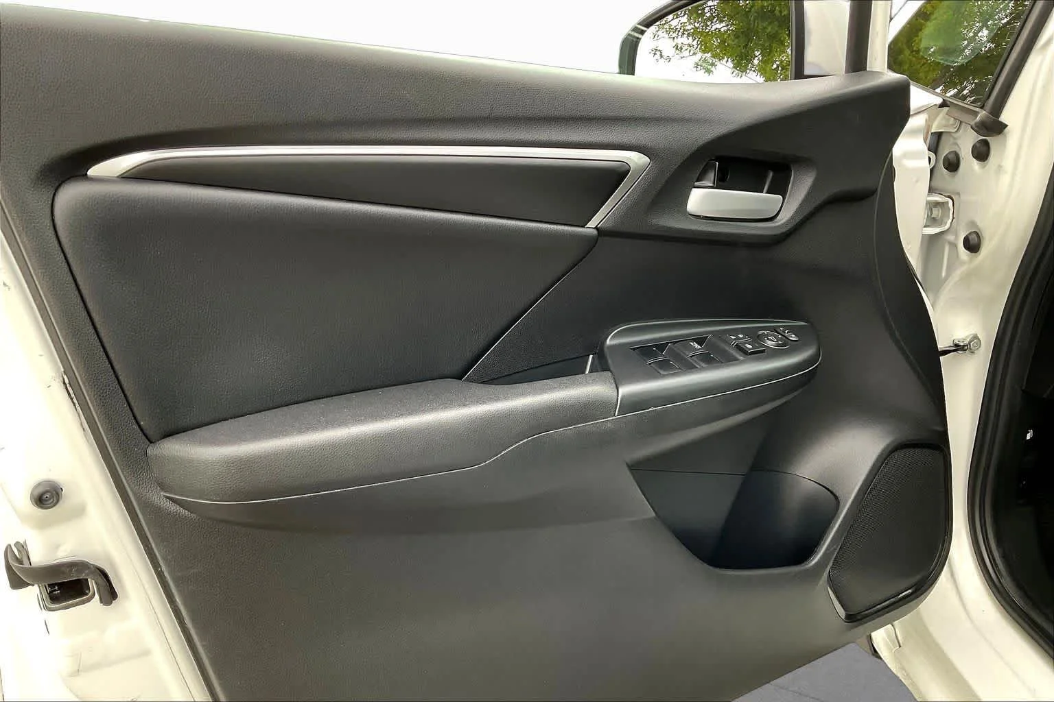 Used 2018 White Orchid Pearl Honda EX-L image 22