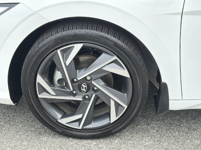 Used 2025 White Hyundai Limited image 43