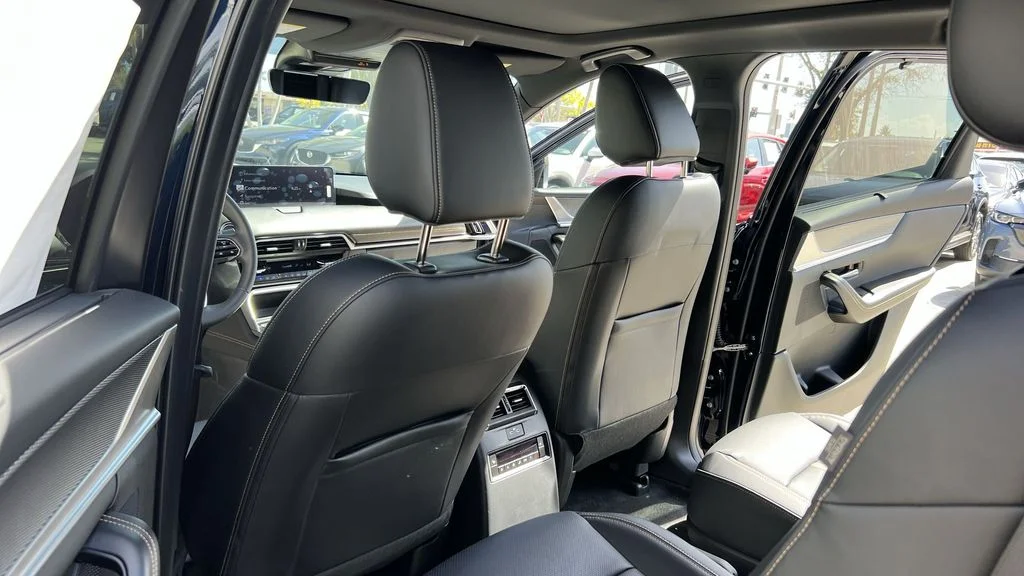 2025 Mazda CX-90 Premium Package - Photo 34