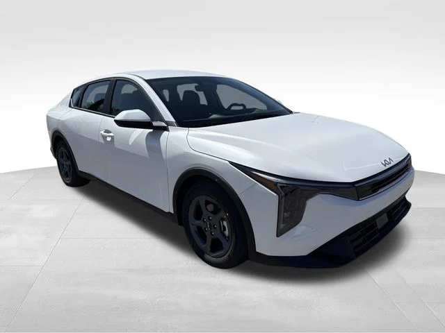 2026 Kia K4 LXS AT's photo