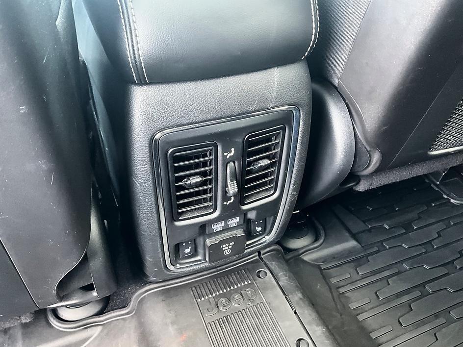 Used 2021 Black Jeep Limited image 31