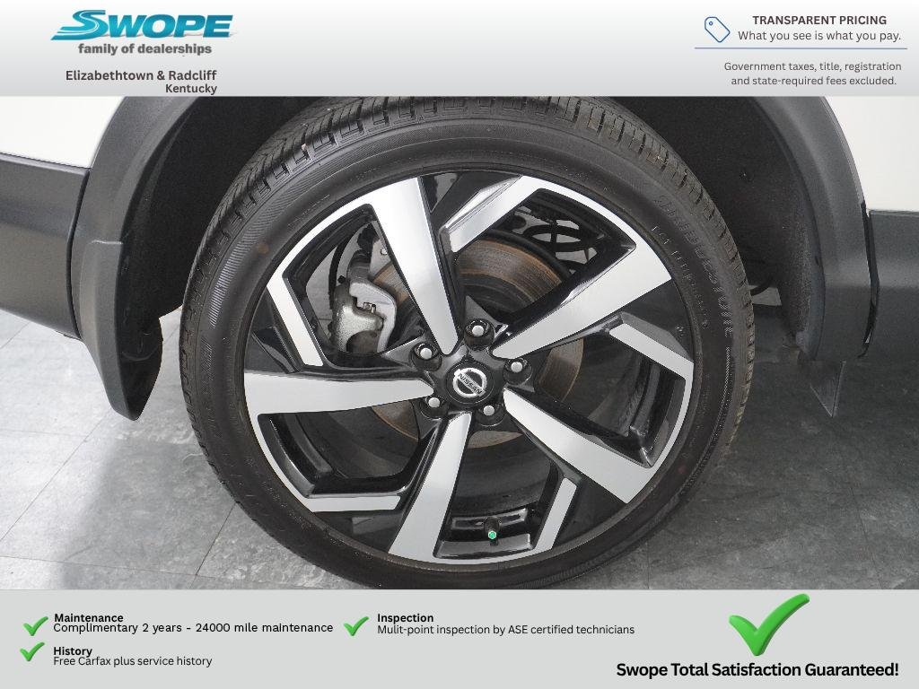 Used 2022 Pearl White Tricoat Nissan SL image 29