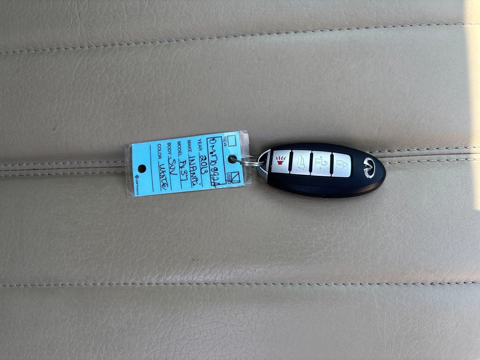 Used 2013 Moonlight White INFINITI Base image 42