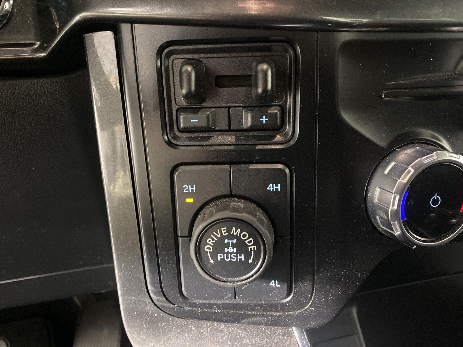 Used 2023 Agate Black Ford XLT image 24