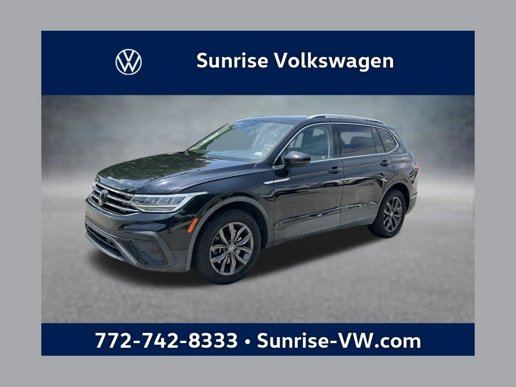 Used 2022 Deep Black Pearl Effect Volkswagen 2.0T SE image 1