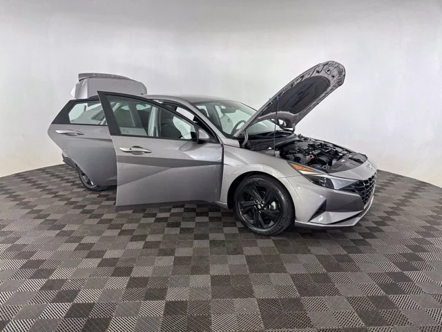 Used 2023 Silver Hyundai SEL image 13