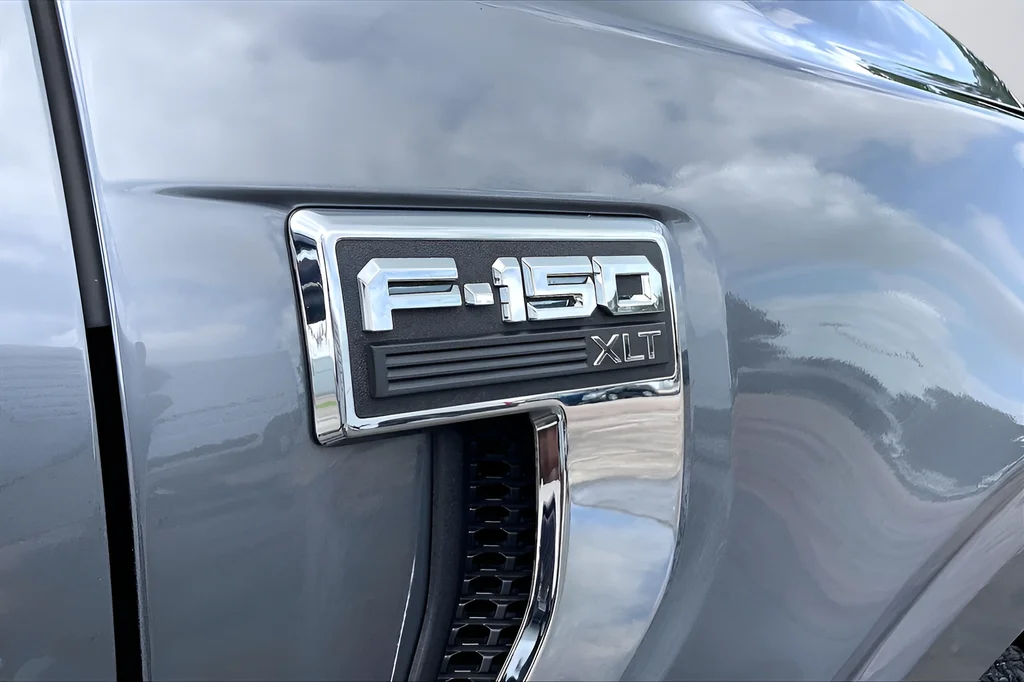 Used 2024 Gray Ford XLT image 32