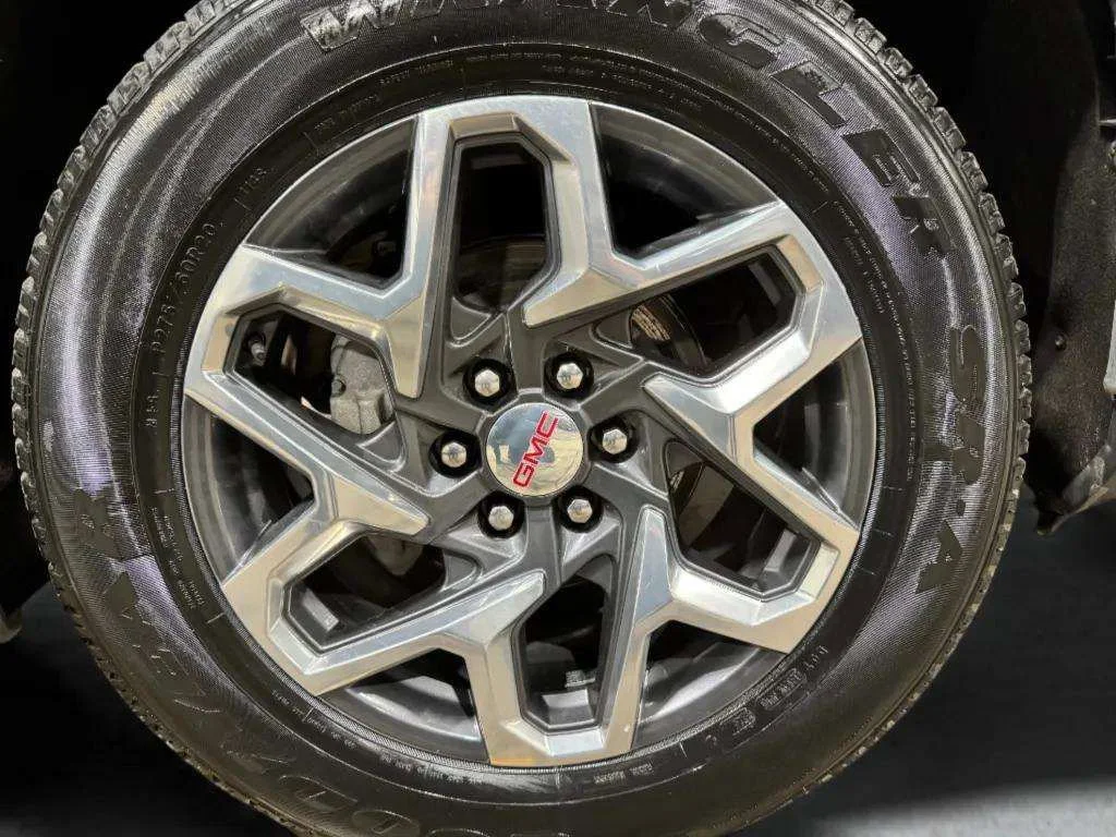 Used 2024 Downpour Metallic GMC SLT image 32