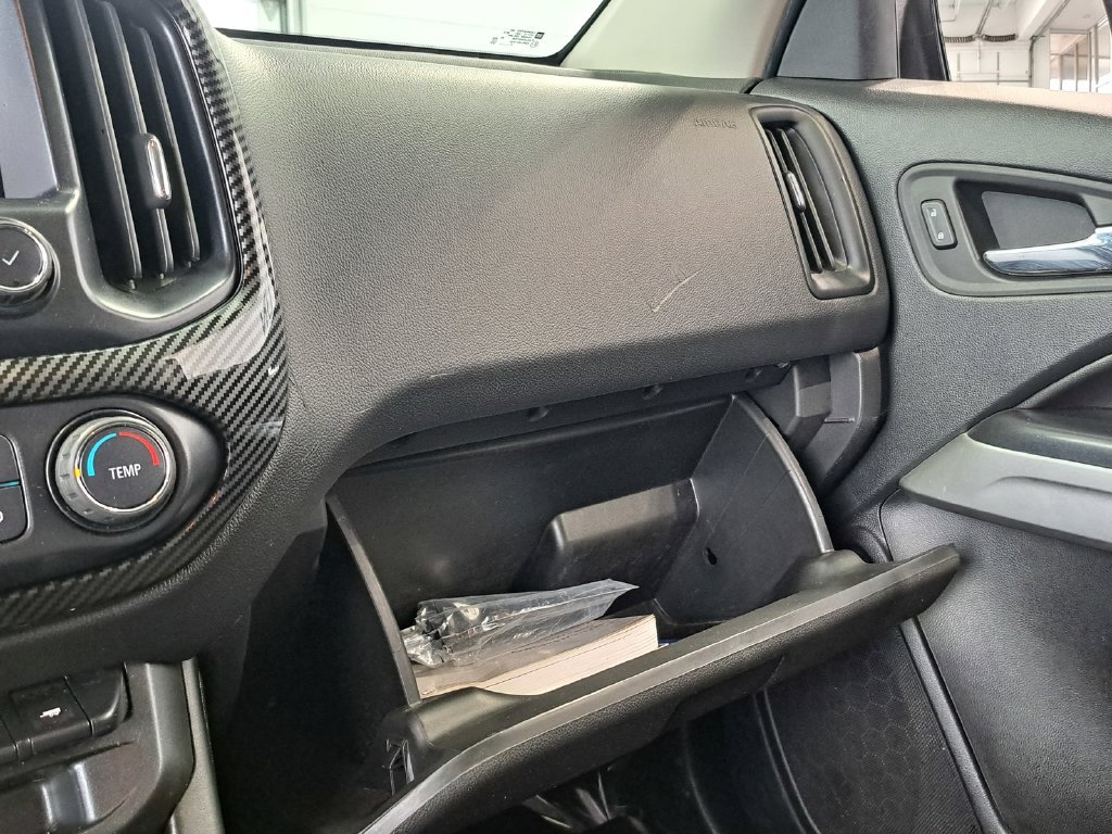 Used 2020 Gray Chevrolet LT image 18