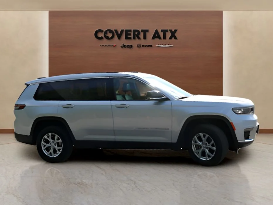 Used 2023 Silver Jeep Limited image 6