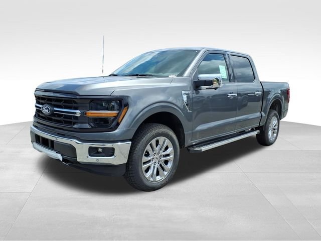New 2026 Carbonized Gray Metallic Ford XLT image 2