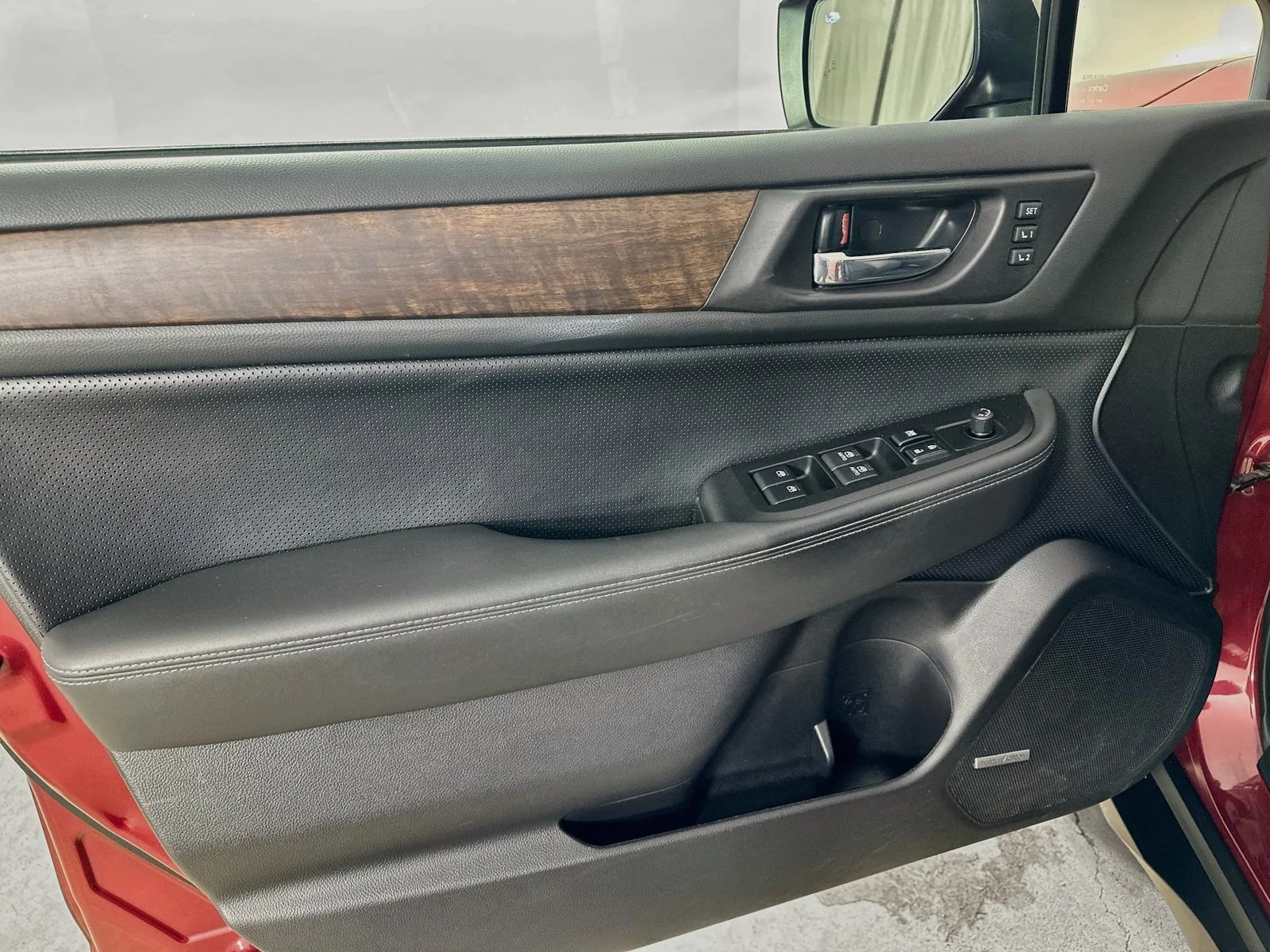 Used 2016 Red Subaru  image 16
