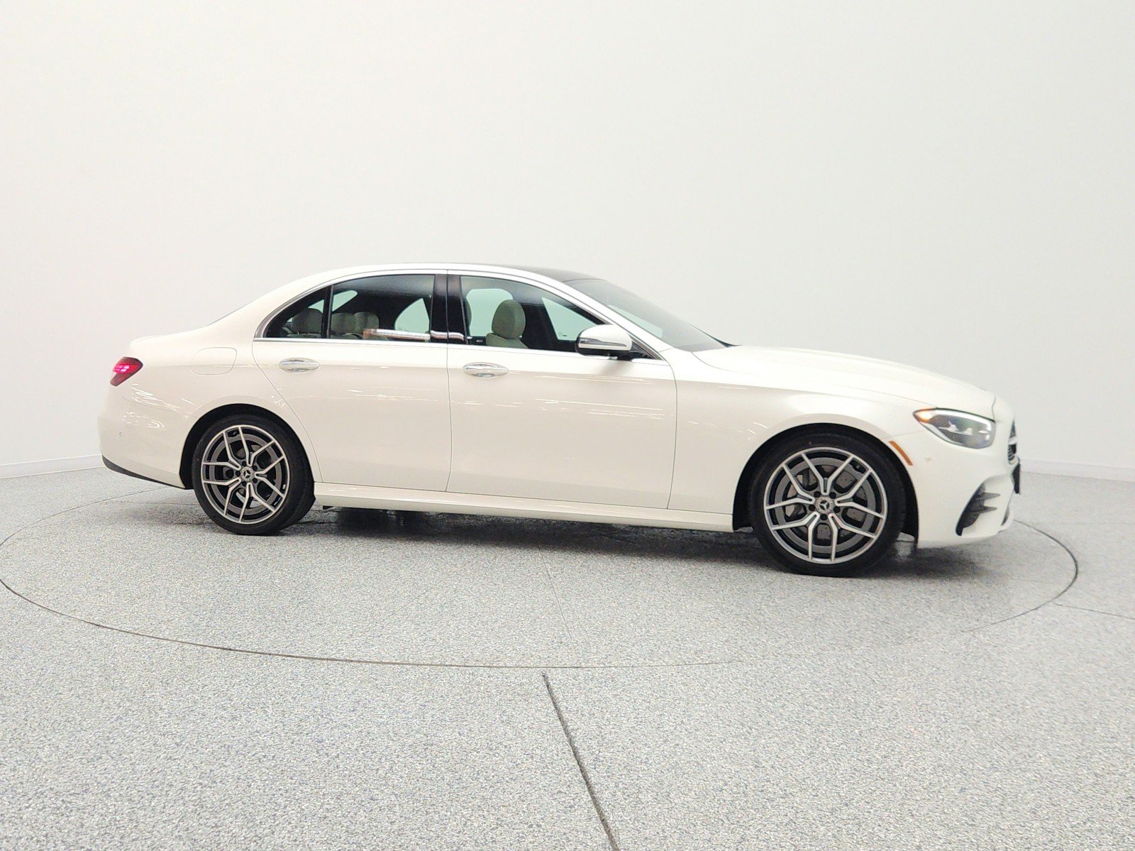 Used 2022 MANUFAKTUR Diamond White Mercedes-Benz E 350 RWD Sedan image 4