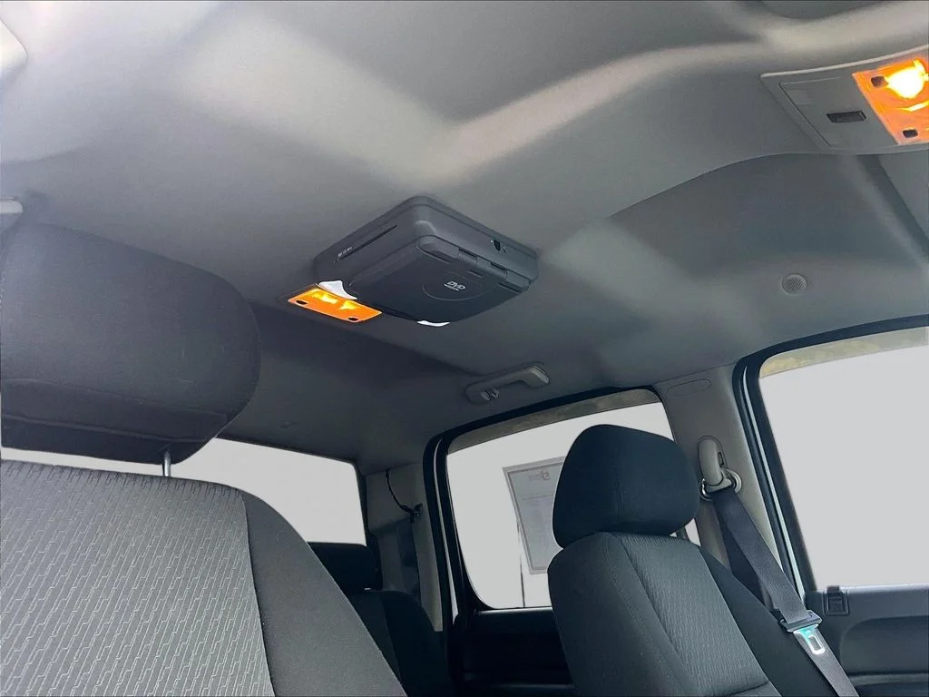 Used 2014 White GMC SLE image 22
