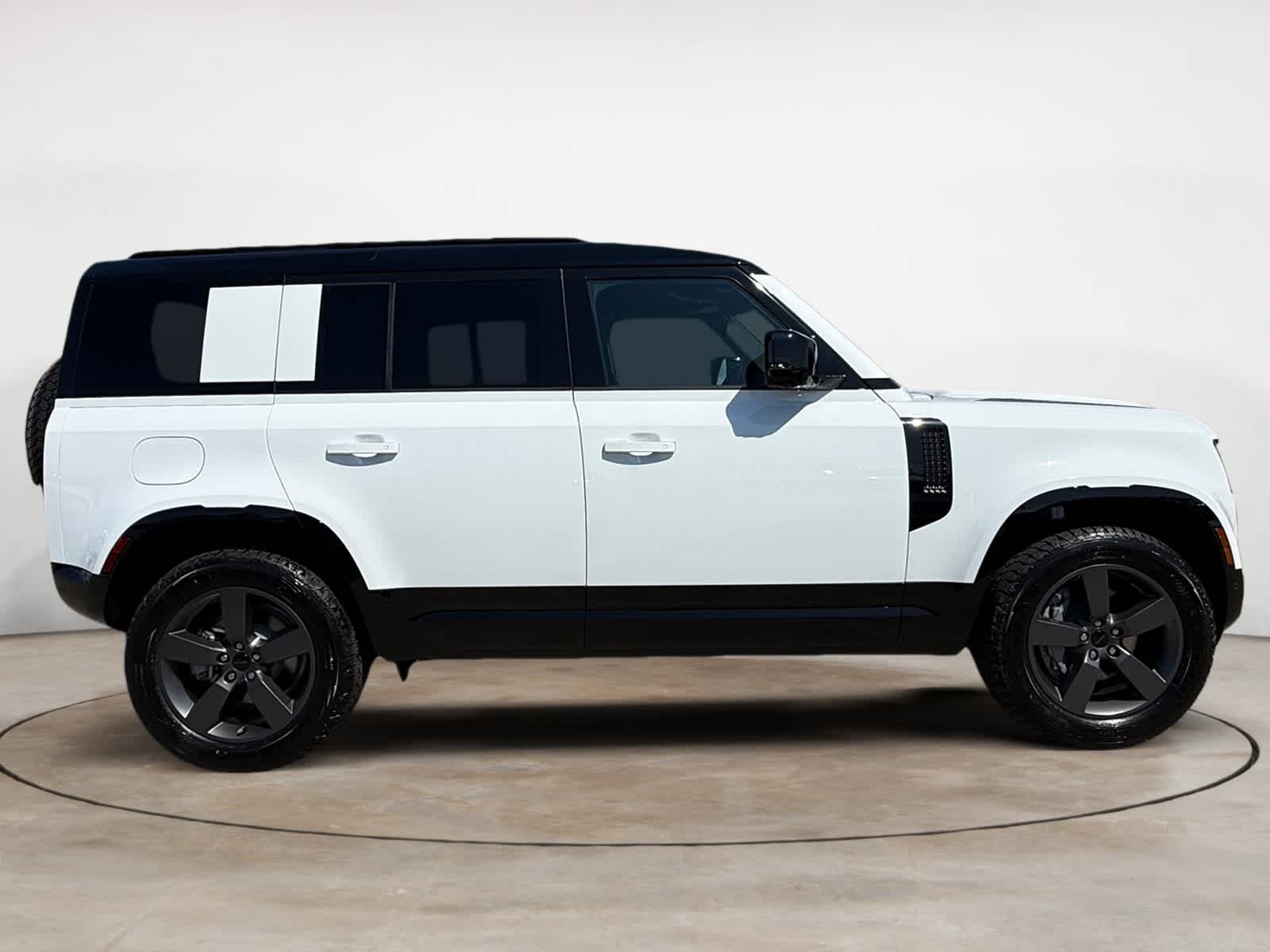 New 2026 Fuji White Land Rover X-Dynamic SE image 6