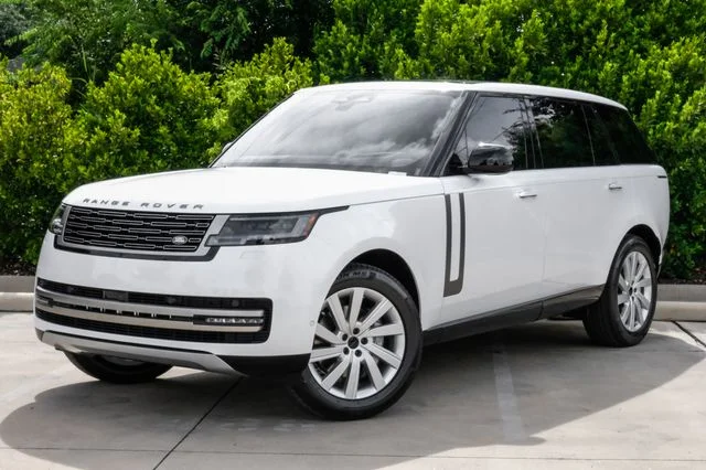 New 2026 White Land Rover SE image 2