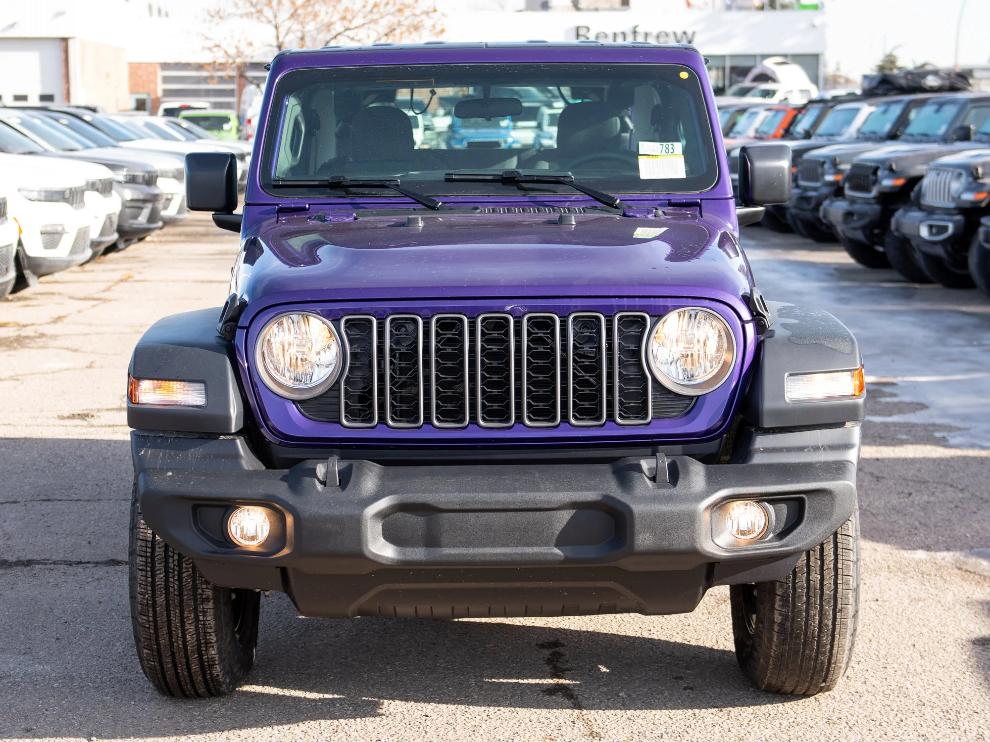 New 2026 reign Jeep Sport* image 7